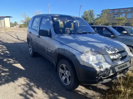 Chevrolet Niva 2013 года за 2 550 000 тг. в Караганда – фото 2