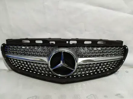 Решетка центральная радиатора на Mercedes-Benz w212 E класса Daimond за 70 000 тг. в Алматы