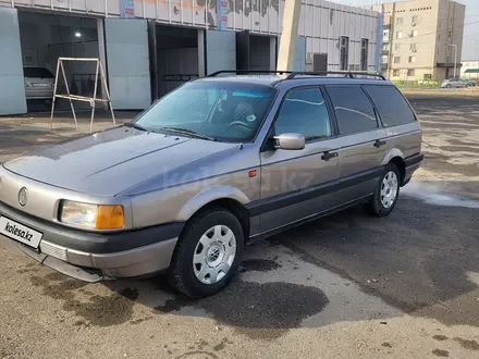 Volkswagen Passat 1993 года за 1 800 000 тг. в Кызылорда – фото 2