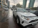 Toyota RAV4 2020 года за 15 200 000 тг. в Астана – фото 4