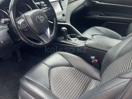 Toyota Camry 2018 года за 13 100 000 тг. в Усть-Каменогорск – фото 11