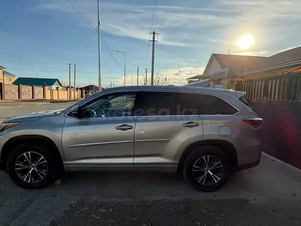 Toyota Highlander 2015 года за 15 000 000 тг. в Атырау – фото 2