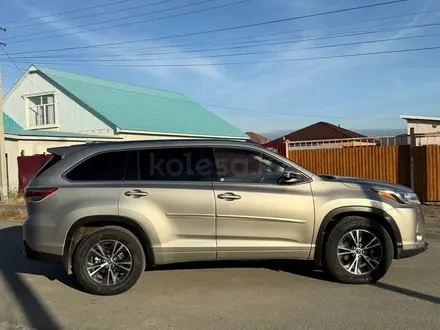 Toyota Highlander 2015 года за 15 000 000 тг. в Атырау – фото 9