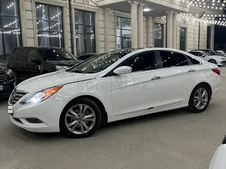 Hyundai Sonata 2011 года за 4 900 000 тг. в Атырау – фото 4