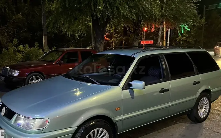 Volkswagen Passat 1996 годаүшін2 400 000 тг. в Тараз