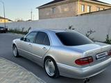 Mercedes-Benz E 320 2001 годаүшін4 700 000 тг. в Жанаозен – фото 4