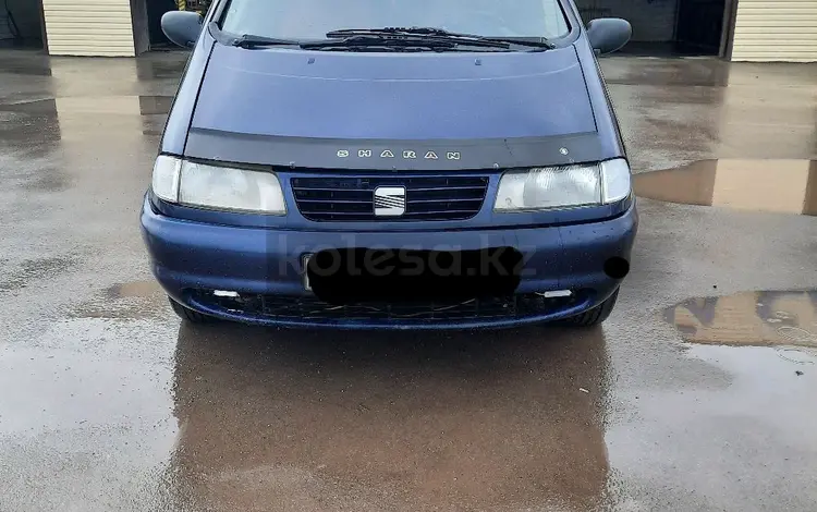 Volkswagen Sharan 1998 года за 2 500 000 тг. в Актобе
