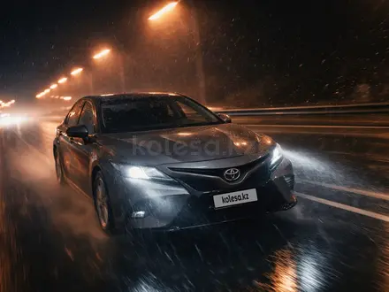 Toyota Camry 2019 года за 8 500 000 тг. в Актобе
