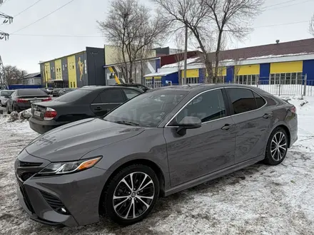 Toyota Camry 2019 года за 8 500 000 тг. в Актобе – фото 4