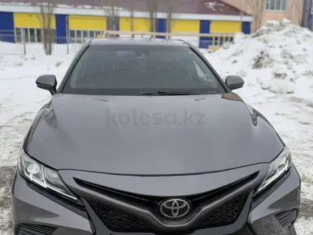 Toyota Camry 2019 года за 8 500 000 тг. в Актобе – фото 5