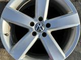Один штук диск Volkswagen cc за 40 000 тг. в Алматы – фото 2