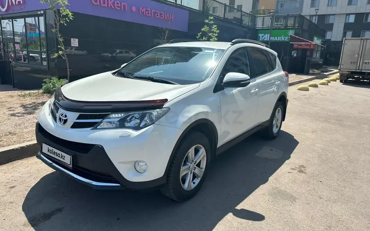 Toyota RAV4 2014 годаүшін9 300 000 тг. в Астана