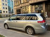 Toyota Sienna 2013 годаfor11 300 000 тг. в Астана