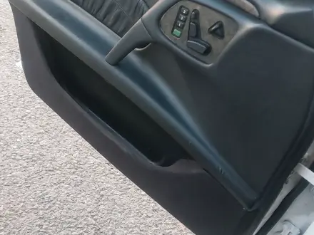 Mercedes-Benz E 320 1997 года за 2 700 000 тг. в Астана – фото 18