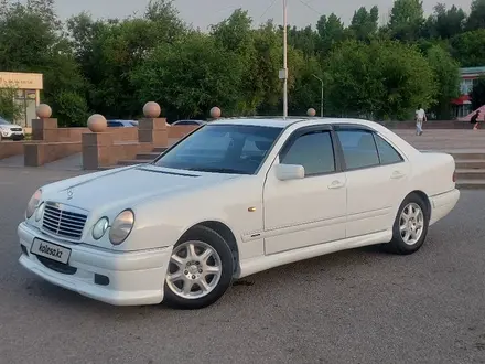 Mercedes-Benz E 320 1997 года за 2 700 000 тг. в Астана – фото 22