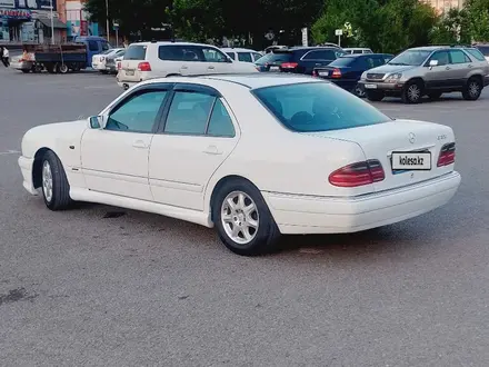 Mercedes-Benz E 320 1997 года за 2 700 000 тг. в Астана – фото 9