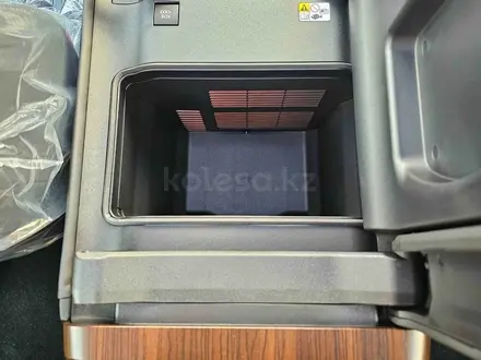 Toyota Land Cruiser Luxe 2025 года за 64 000 000 тг. в Семей – фото 10