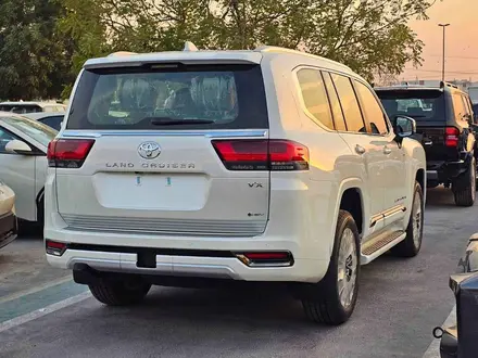 Toyota Land Cruiser Luxe 2025 года за 64 000 000 тг. в Семей – фото 22