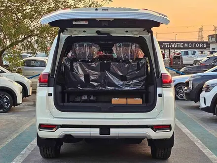 Toyota Land Cruiser Luxe 2025 года за 64 000 000 тг. в Семей – фото 17