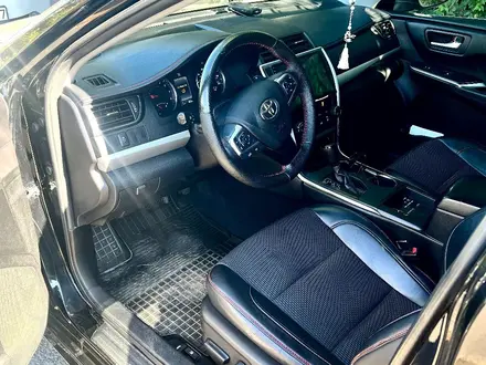 Toyota Camry 2016 года за 5 900 000 тг. в Уральск – фото 5