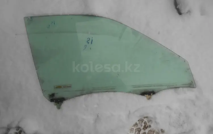 Стекло переднее правое за 10 000 тг. в Алматы