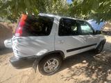 Honda CR-V 2000 годаfor3 000 000 тг. в Атырау – фото 3