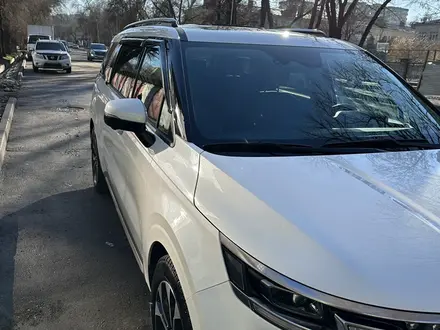 Kia Carnival 2022 года за 23 500 000 тг. в Алматы – фото 4