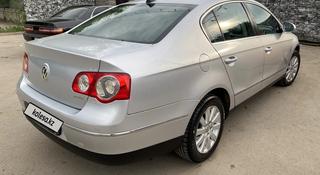 Volkswagen Passat 2005 годаүшін4 700 000 тг. в Алматы