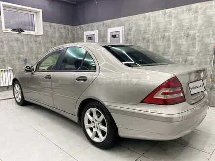 Mercedes-Benz C 180 2006 года за 4 100 000 тг. в Караганда – фото 3