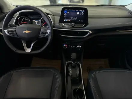 Chevrolet Tracker Premier 2024 года за 10 390 000 тг. в Семей – фото 11