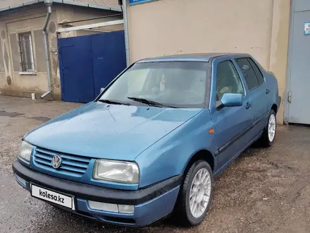 Volkswagen Vento 1993 года за 1 000 000 тг. в Шымкент – фото 4