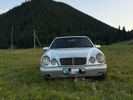 Mercedes-Benz E 230 1995 года за 2 000 000 тг. в Алматы – фото 4