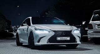 Lexus ES 250 2018 года за 21 000 000 тг. в Алматы