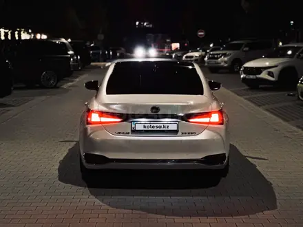Lexus ES 250 2018 года за 22 000 000 тг. в Алматы – фото 6