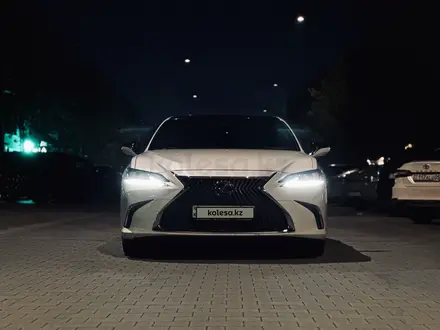 Lexus ES 250 2018 года за 22 000 000 тг. в Алматы – фото 5