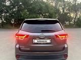 Toyota Highlander 2018 года за 19 000 000 тг. в Алматы – фото 4