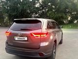 Toyota Highlander 2018 года за 19 000 000 тг. в Алматы – фото 5