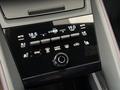 Porsche Macan 2024 года за 47 000 000 тг. в Алматы – фото 29