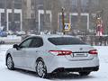 Toyota Camry 2018 года за 11 700 000 тг. в Астана – фото 4