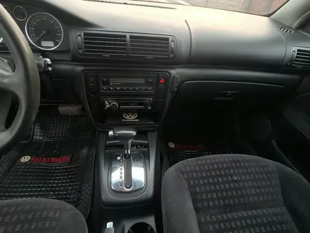 Volkswagen Passat 2003 года за 1 550 000 тг. в Алматы – фото 13