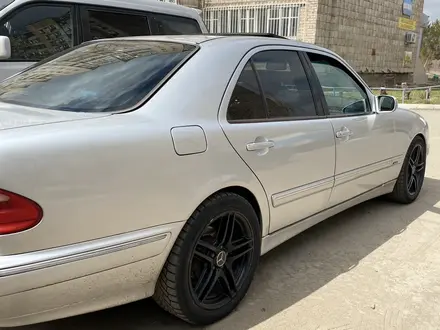 Mercedes-Benz E 200 2001 года за 4 200 000 тг. в Павлодар – фото 3