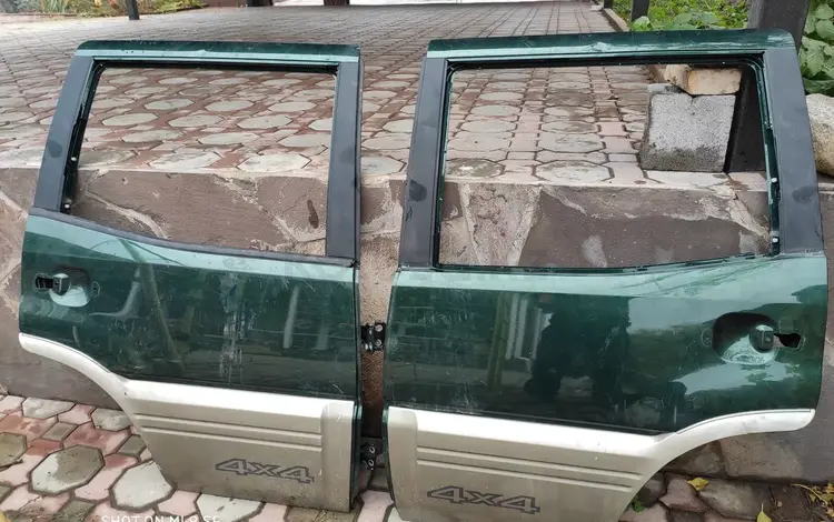 Двери задние боковые на Ниссан Террано 2 за 20 000 тг. в Алматы