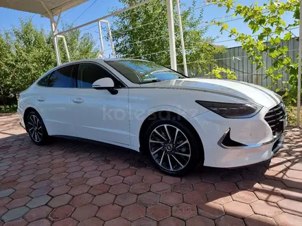 Hyundai Sonata 2021 года за 12 800 000 тг. в Алматы