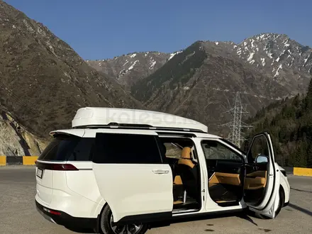 Kia Carnival 2022 года за 20 800 000 тг. в Алматы – фото 8