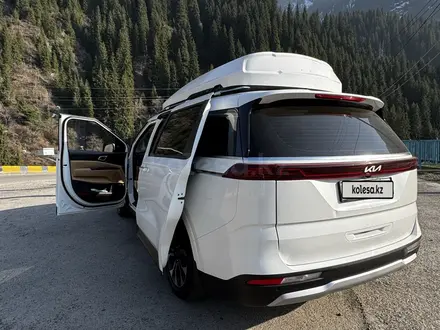 Kia Carnival 2022 года за 20 800 000 тг. в Алматы – фото 7