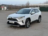 Toyota RAV4 2019 года за 15 300 000 тг. в Караганда