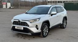 Toyota RAV4 2019 года за 15 300 000 тг. в Караганда