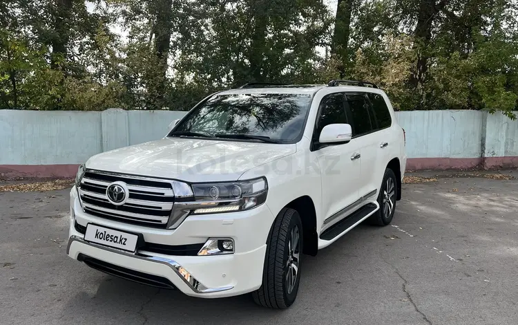 Toyota Land Cruiser 2017 года за 37 000 000 тг. в Караганда