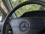 Mercedes-Benz E 220 1994 года за 1 000 000 тг. в Алматы – фото 3