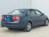 Volkswagen Jetta 2005 годаүшін2 190 000 тг. в Актобе – фото 5